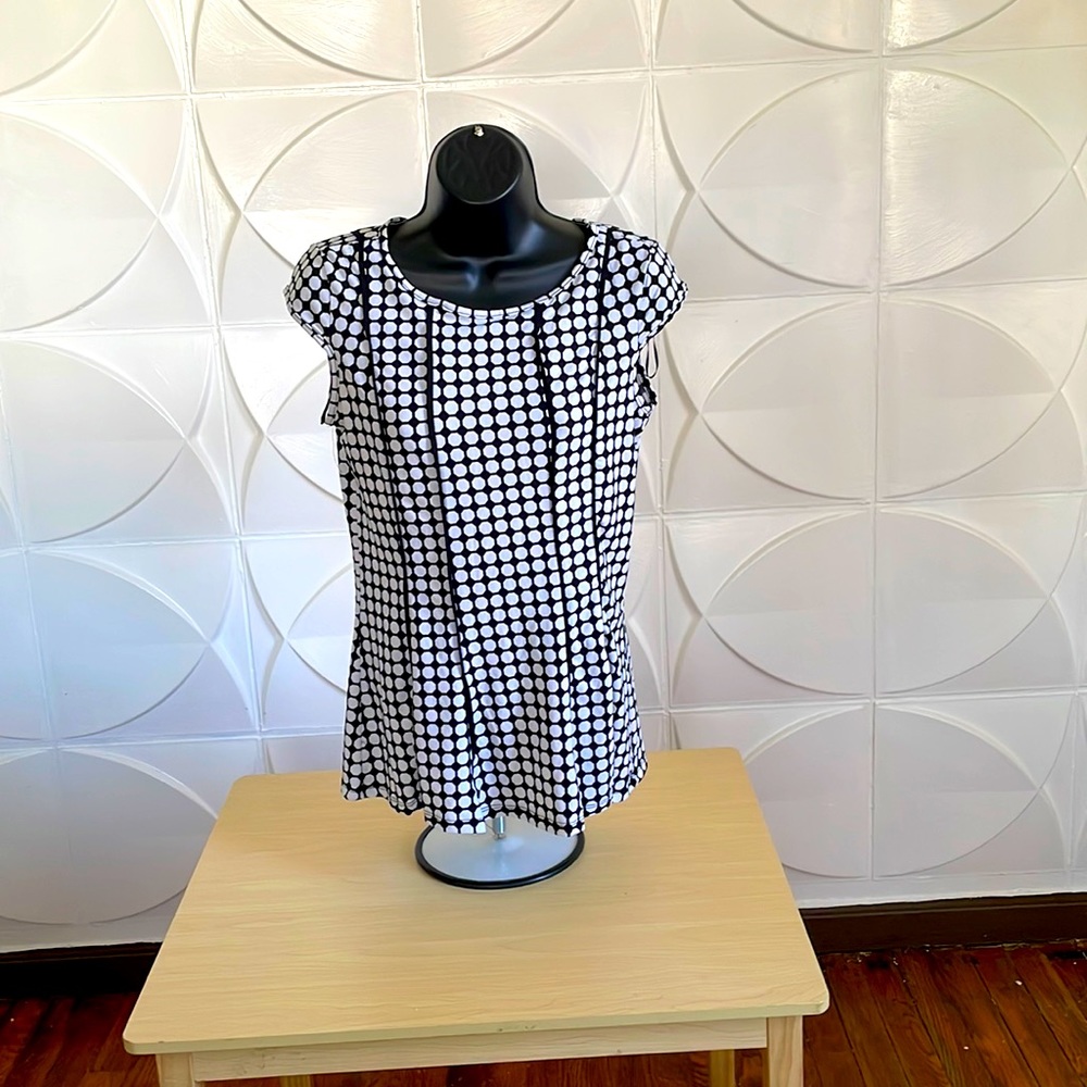 Marie Gabrielle sleeveless Blouse size Medium